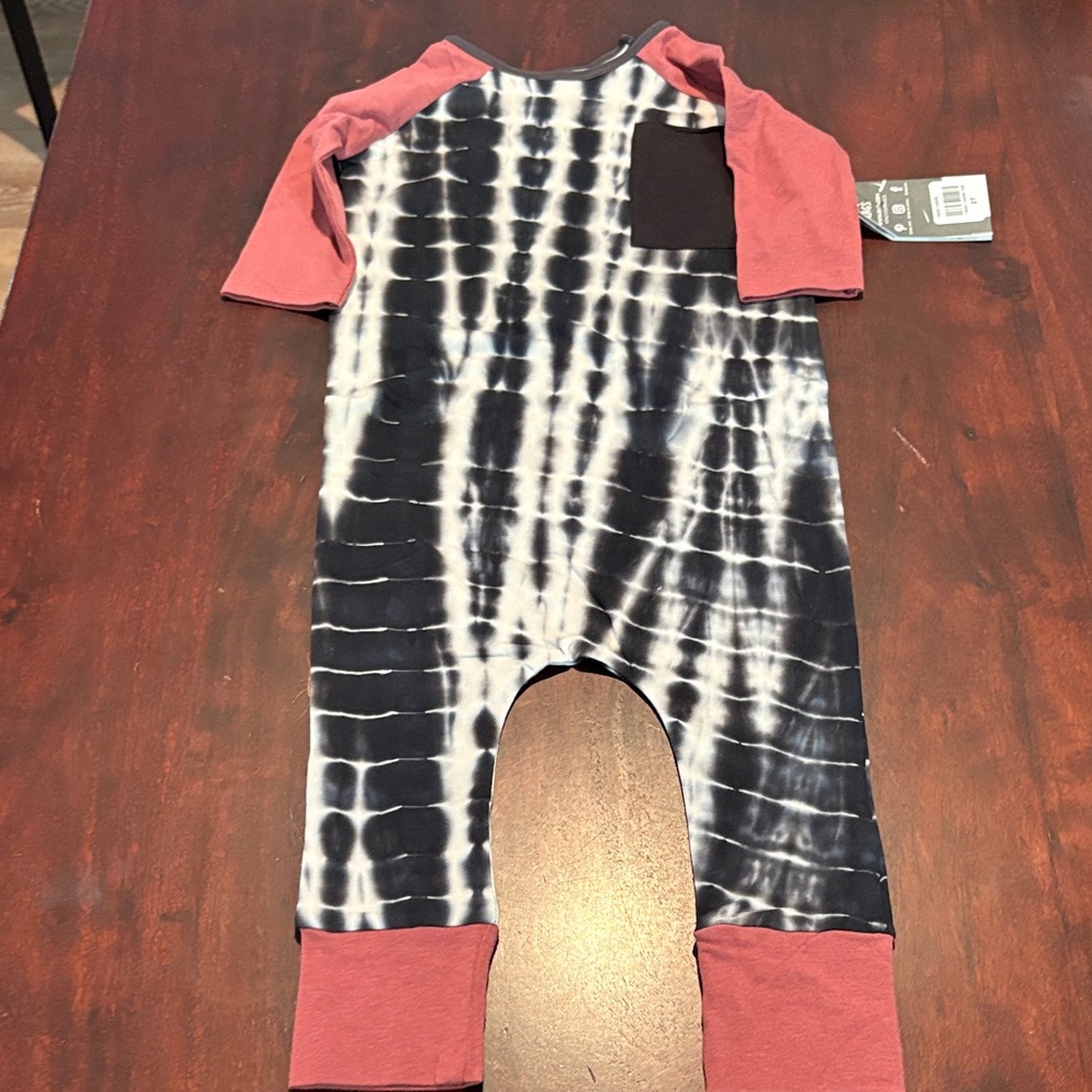 Rags to Raches Tie-Dye Romper with Dark Red Sleeves
